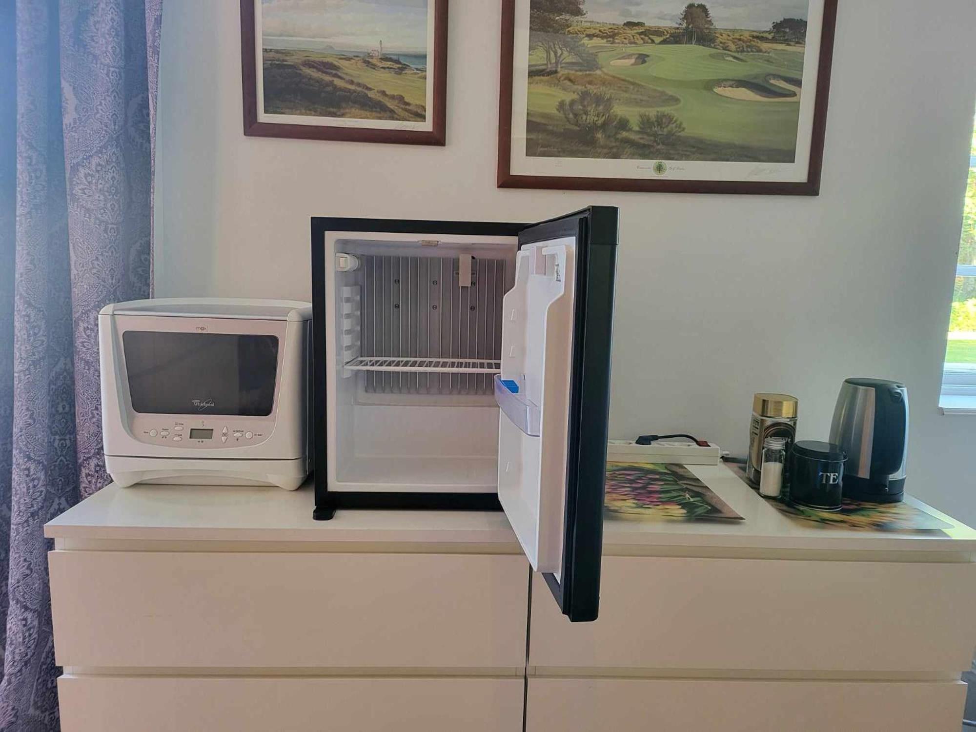 הוילה טרוסה Lilla Huset Med Stor Traedgardstomt Naera Golf Och Hav מראה חיצוני תמונה