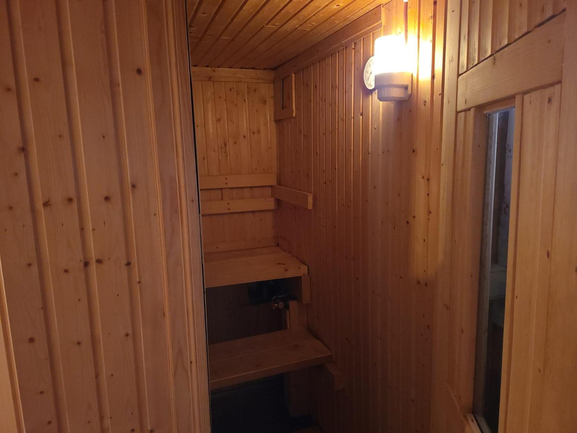 הוילה טרוסה Lilla Huset Med Stor Traedgardstomt Naera Golf Och Hav מראה חיצוני תמונה